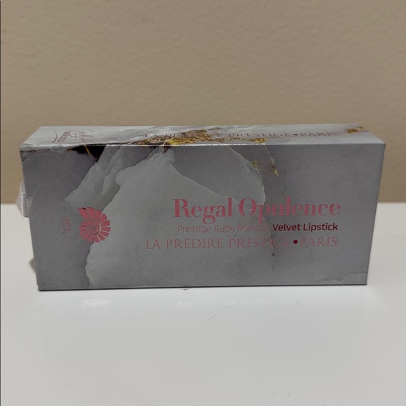 La Predire $180 Lipstick - Picture 6 of 9